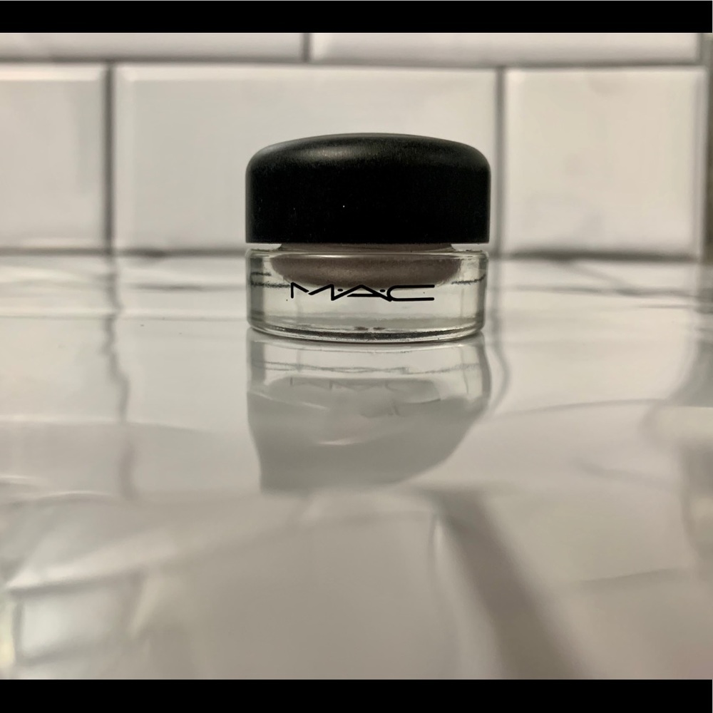 MAC Cosmetics eyeliner